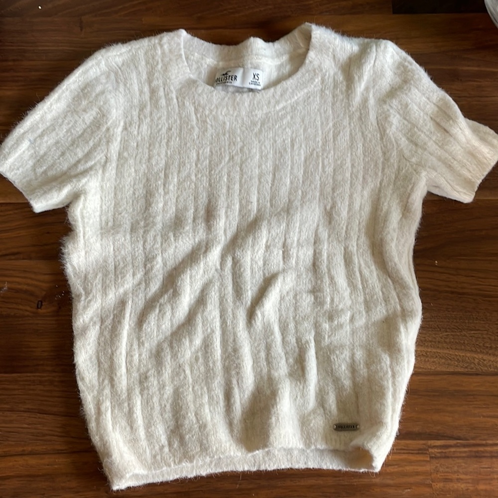 Hollister sweater tee
